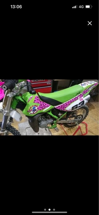 Kawasaki KX 80 Motocross Verde y Rosa