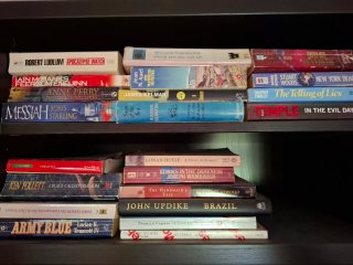 60 libros varios idiomas.