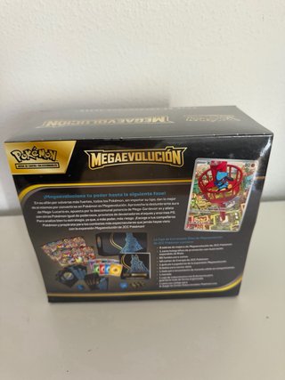 ETB Mega Lucario de Megaevolución