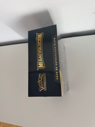 ETB Mega Lucario de Megaevolución