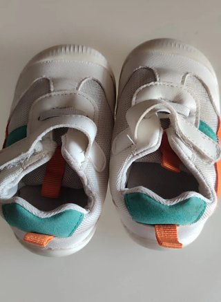 Zapatillas deportivas blancas para bebé, número 18