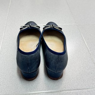 Manoletinas azules de piel con lazo