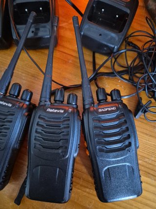 Pack Walkie Talkie Retevis y Baofeng con Cargadore