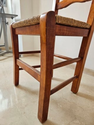 2 Sillas de Pino con asiento de Enea