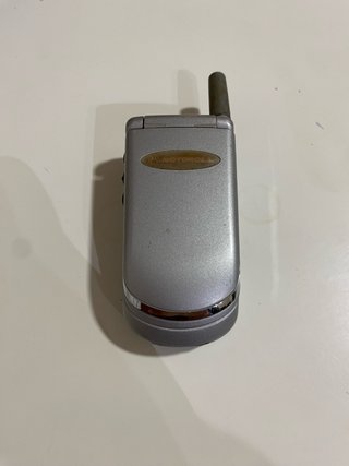Teléfono Motorola Plegable Plata