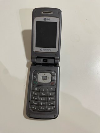 Teléfono móvil LG Vodafone plegable