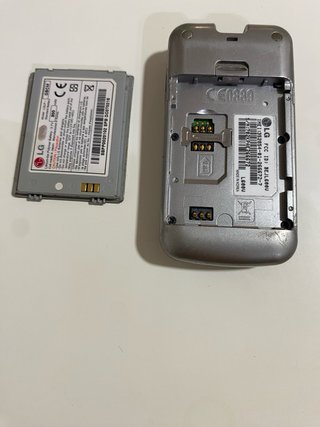 Teléfono móvil LG Vodafone plegable