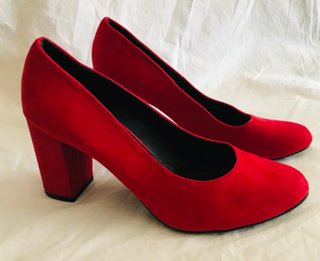 Zapatos de tacón rojos
