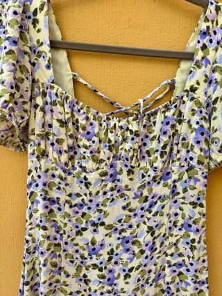 Vestido Zara floral morado y amarillo T.XS