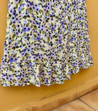 Vestido Zara floral morado y amarillo T.XS