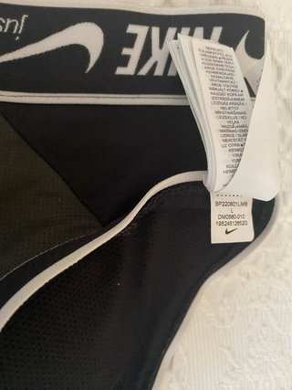 Top deportivo Nike negro talla L
