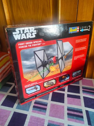 Maqueta Revell Tie Fighter Kylo Ren 06693