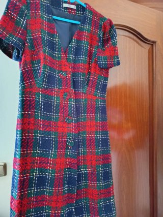 Vestido de Mango con estampado escocés.