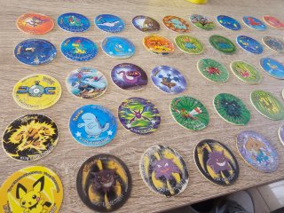 Porta Tazos Pokémon grande.