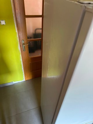 Nevera Evandr blanca 175€  precio de Remate.