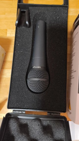 Mezclador Behringer Xenyx 302 USB