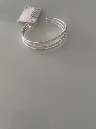 Pulsera rígida plateada