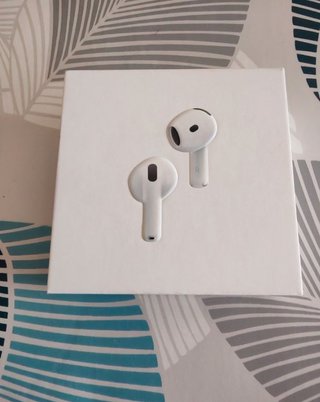 AirPods 4 ANC originales, medio año de uso