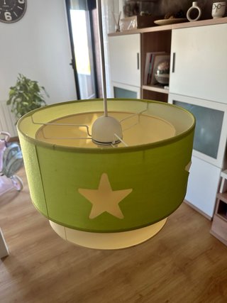 Lámpara infantil con estrellas