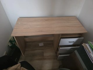 Escritorio madera y blanco con cajones