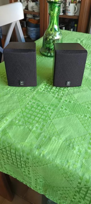 Altavoces Yamaha NX-700 Negros