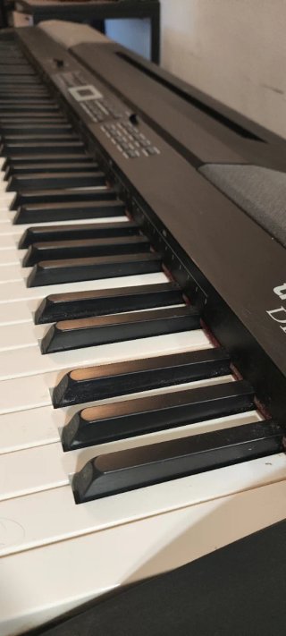 Piano Thomann DP-26 con Soporte Madera