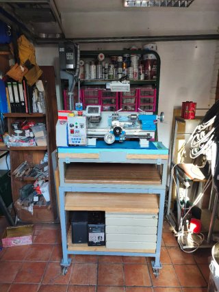 Minitorno ,torno de metal. sobremesa modificado -