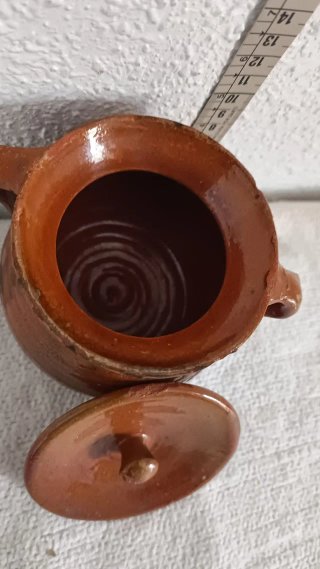 Olla de barro antigua con tapa (10.5 cm.)