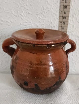 Olla de barro antigua con tapa (10.5 cm.)