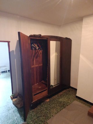 Armario antiguo de madera