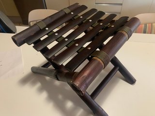 Taburete plegable de madera