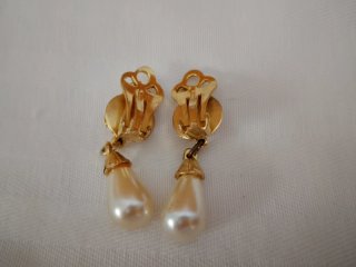 Pendientes bisutería dorados con perlas