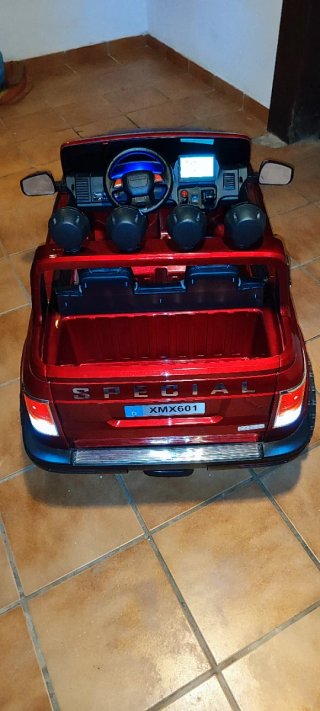 Coche eléctrico infantil rojo