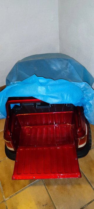 Coche eléctrico infantil rojo