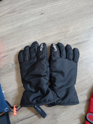 Guantes y calcetines de nieve para niño