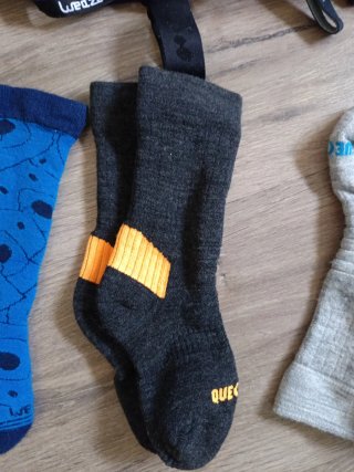 Guantes y calcetines de nieve para niño