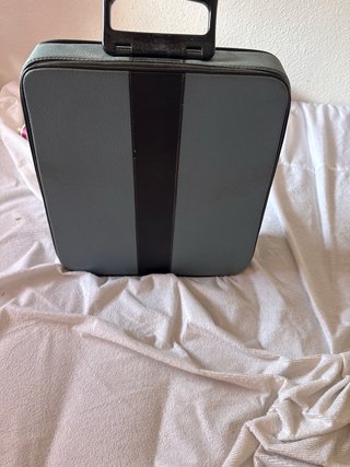 Máquina de escribir antigua, marca olivetti 32