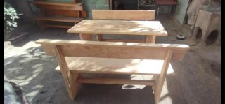 Conjunto 4 mesa y bancos madera