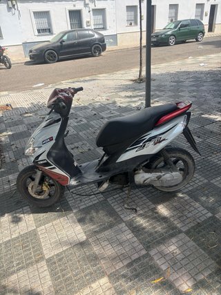 Yamaha Jog RR Scooter con ITV