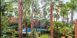 Casa adosada en alquiler en Lomas de Marbella Club en Marbella