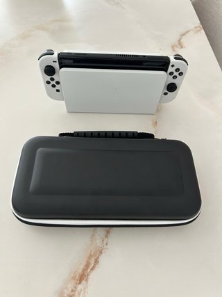 Nintendo Switch OLED Blanca y Negra