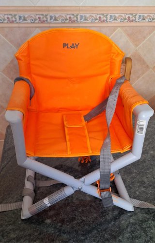 Trona plegable Play para viaje. Es para bebé.