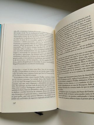 Libro Una comedia ligera Eduardo Mendoza