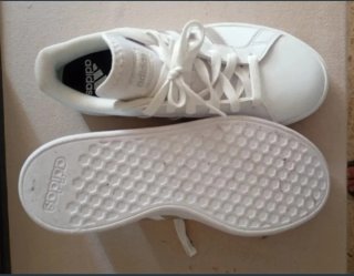 Zapatillas Adidas Mujer Talla 37.5 Blancas y Dorad