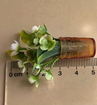 Jarrón ámbar flores  casa muñecas