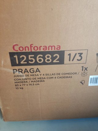 Mesa Conforama Praga sin abrir. Sin sillas