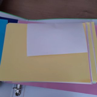 Cartulinas colores y 9 láminas dibujo DIN A-4