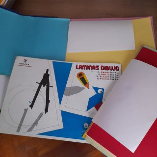 Cartulinas colores y 9 láminas dibujo DIN A-4