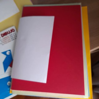 Cartulinas colores y 9 láminas dibujo DIN A-4