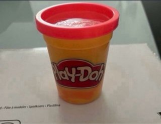 Play-Doh Amarillo Tapa Roja